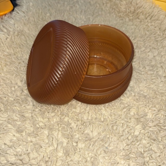 VINTAGE Orange Glass, Powder holder Trinket Holder, Collectible, Old Timey, Chic - Picture 6 of 6